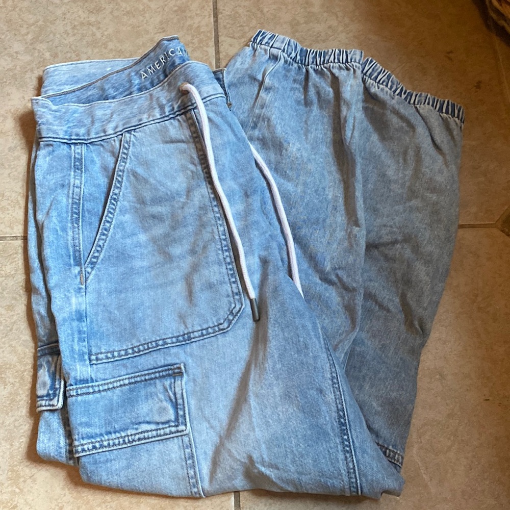 American eagle jogger jeans.